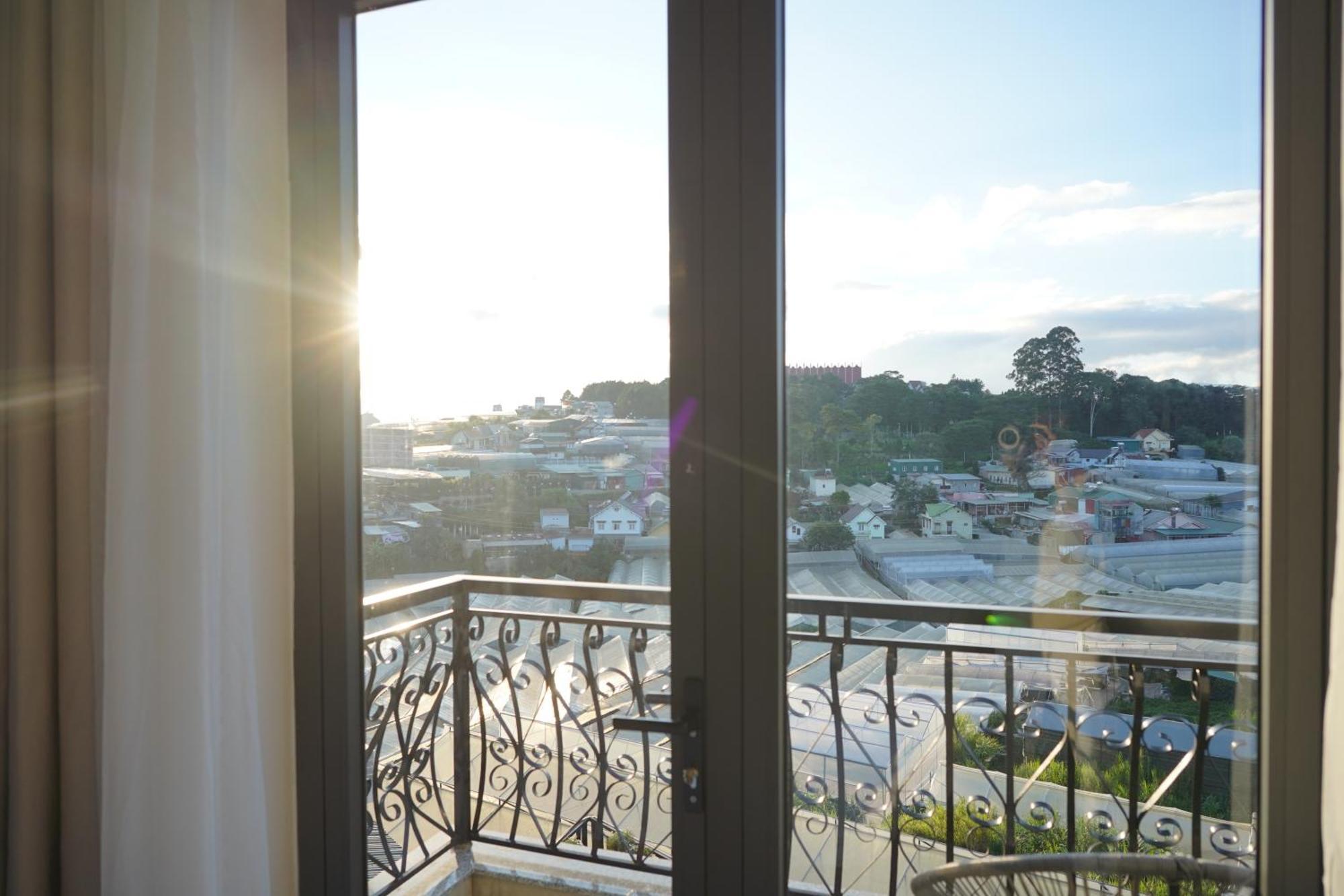 Hotel The Elegant Dalat Exterior foto